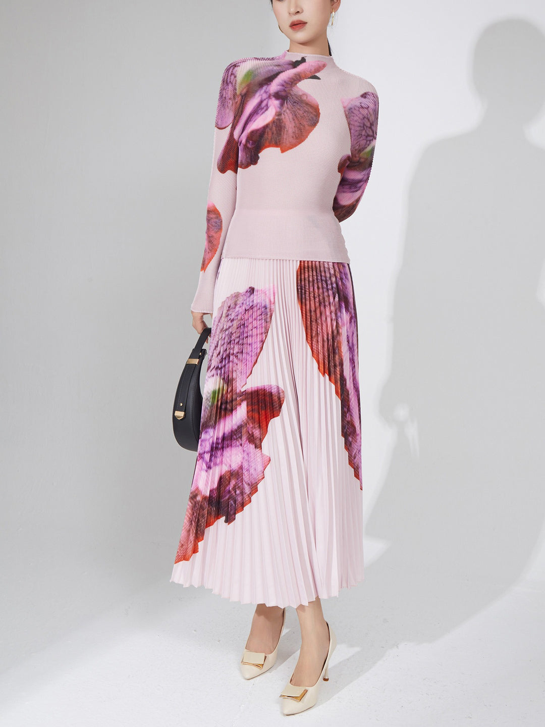 Fashionable Women&