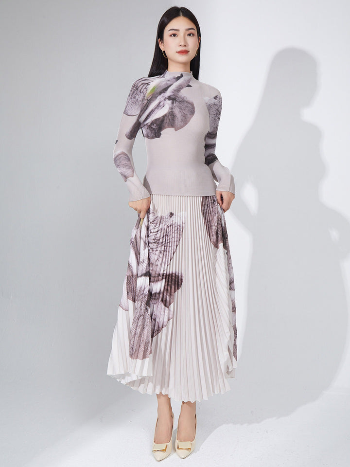 Fashionable Women&