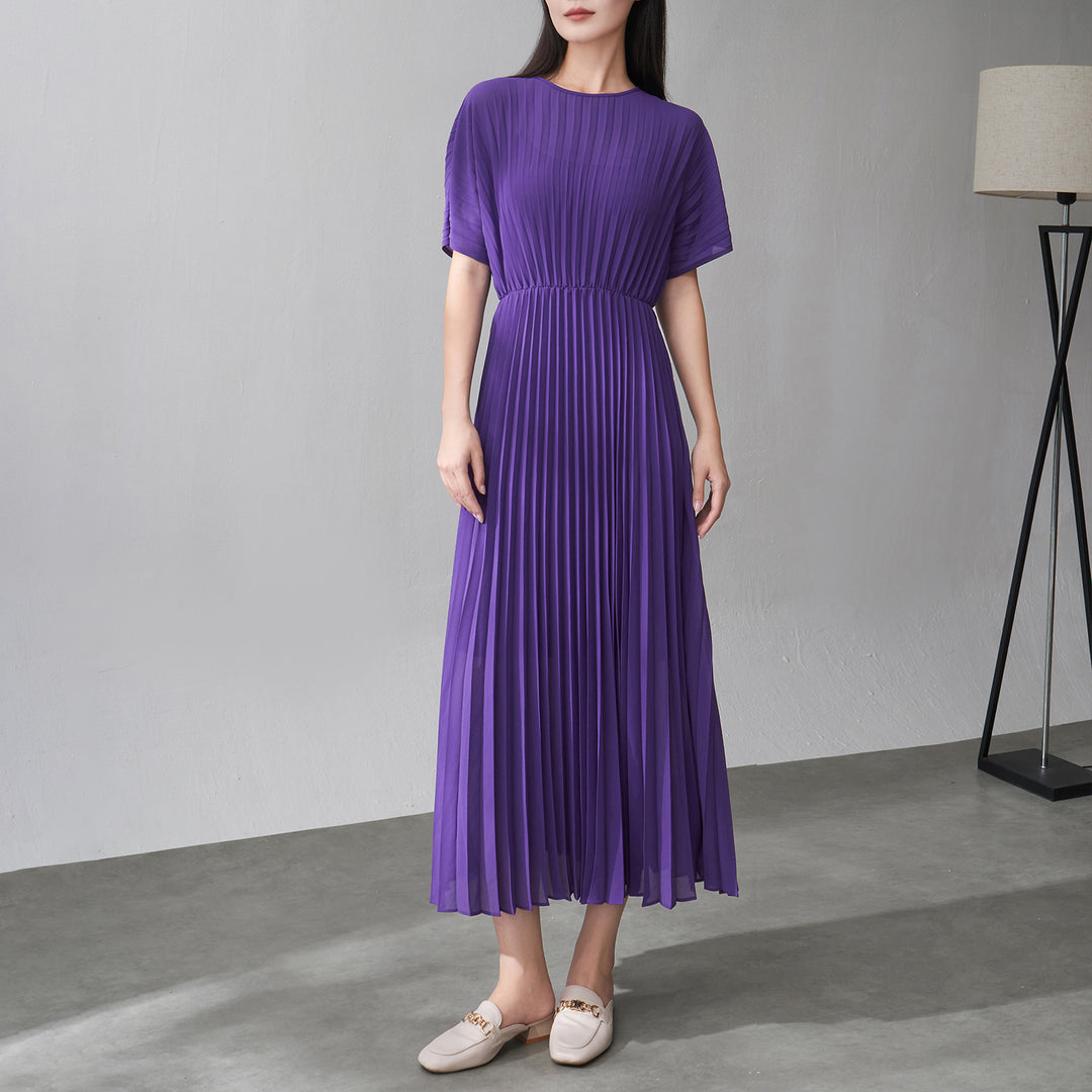 Short sleeved waist cinching solid color pleated skirt