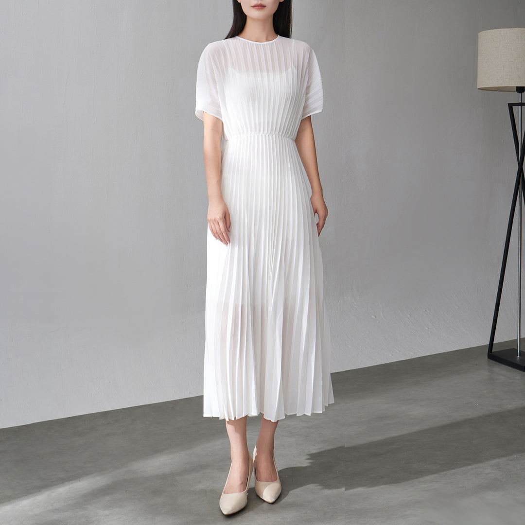 Short sleeved waist cinching solid color pleated skirt