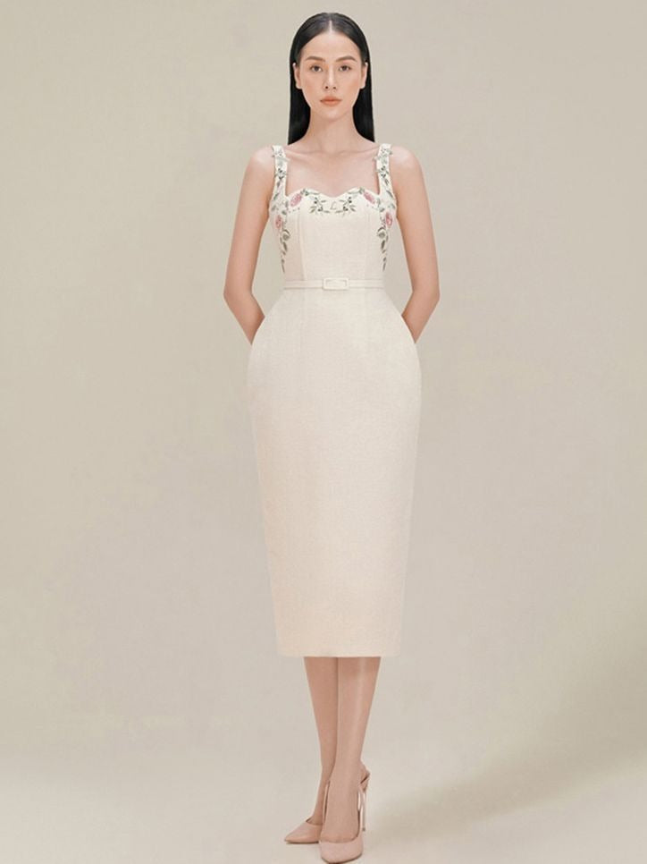 Heavy embroidery dress with straps elegant and hip-hugging skirt