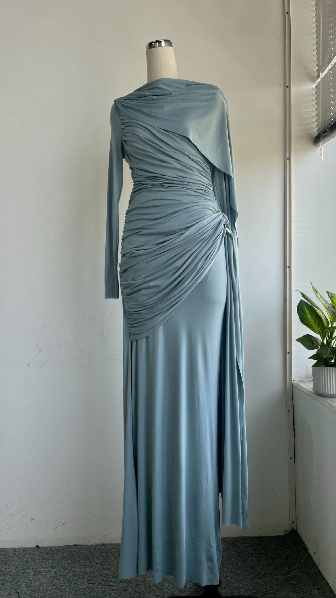 Solid color pleated asymmetrical minimalist slim fit dress