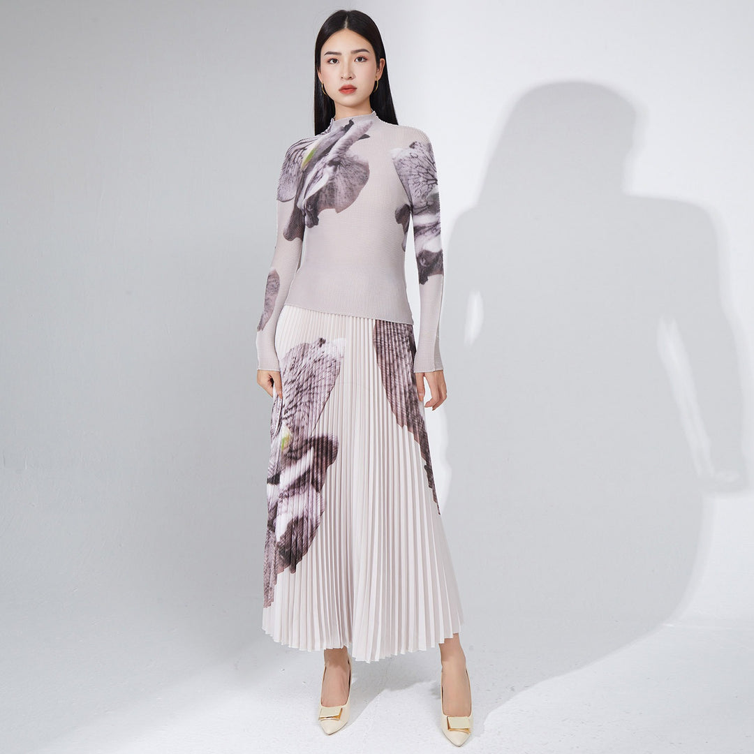 Fashionable Women&