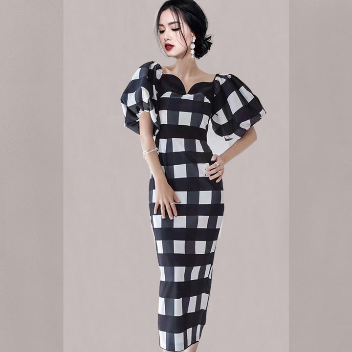 French Vintage Black and White Plaid Peach Heart Neck Bubble Sleeve Temperament Slim Fit Mid length Wrap Hip Dress