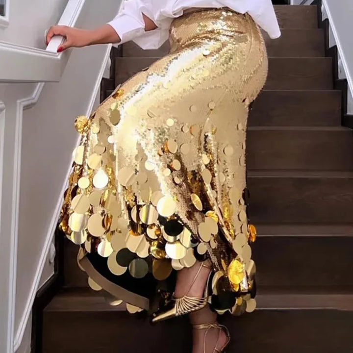 Fashionable half skirt with big sequins