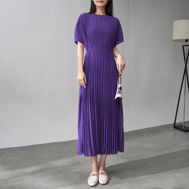 Short sleeved waist cinching solid color pleated skirt