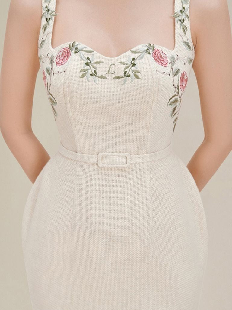 Heavy embroidery dress with straps elegant and hip-hugging skirt