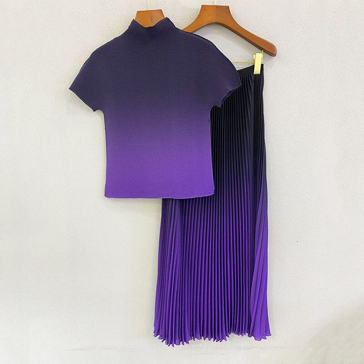 Fashionable Pleated Casual Suit Feminine Temperament, Thin Summer New Gradient Color T-Shirt And Skirt Two-Piece Set