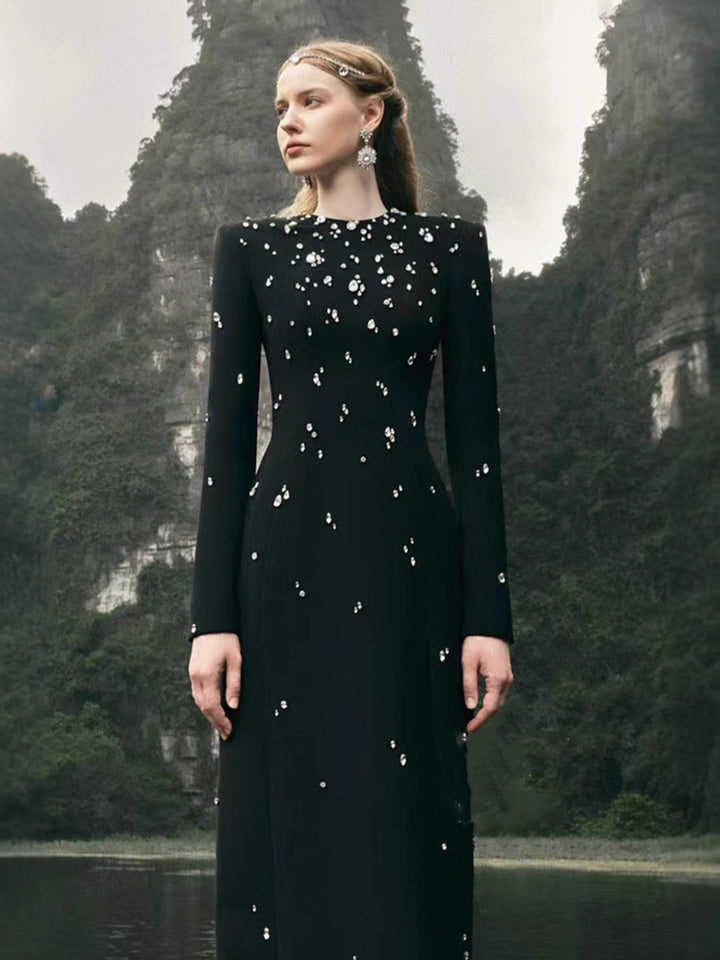 Elegant long evening dress with heavy-duty beading diamond inlay long-sleeved and bandage style