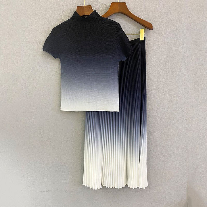 Fashionable Pleated Casual Suit Feminine Temperament, Thin Summer New Gradient Color T-Shirt And Skirt Two-Piece Set