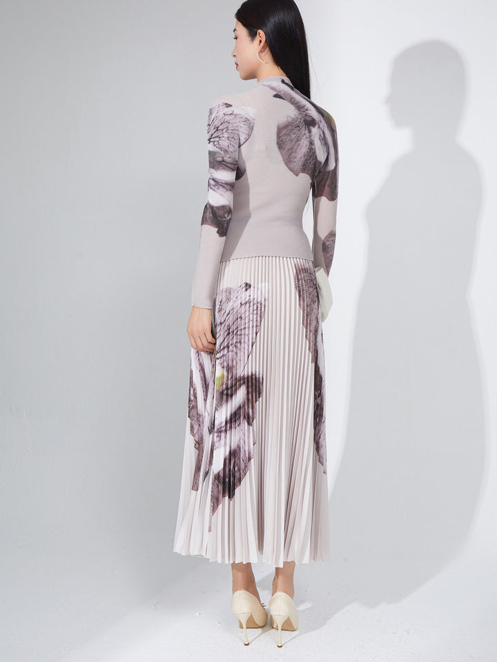 Fashionable Women&