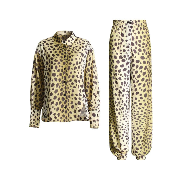 The Isabeau Leopard Lapel Set
