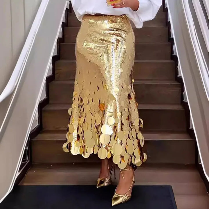 Fashionable half skirt with big sequins