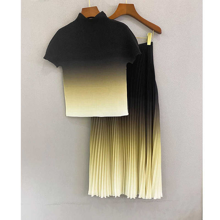 Fashionable Pleated Casual Suit Feminine Temperament, Thin Summer New Gradient Color T-Shirt And Skirt Two-Piece Set