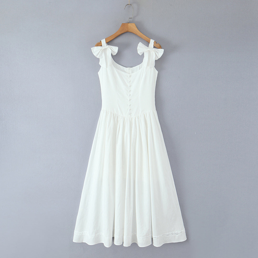 Bow tied waist cinching dress